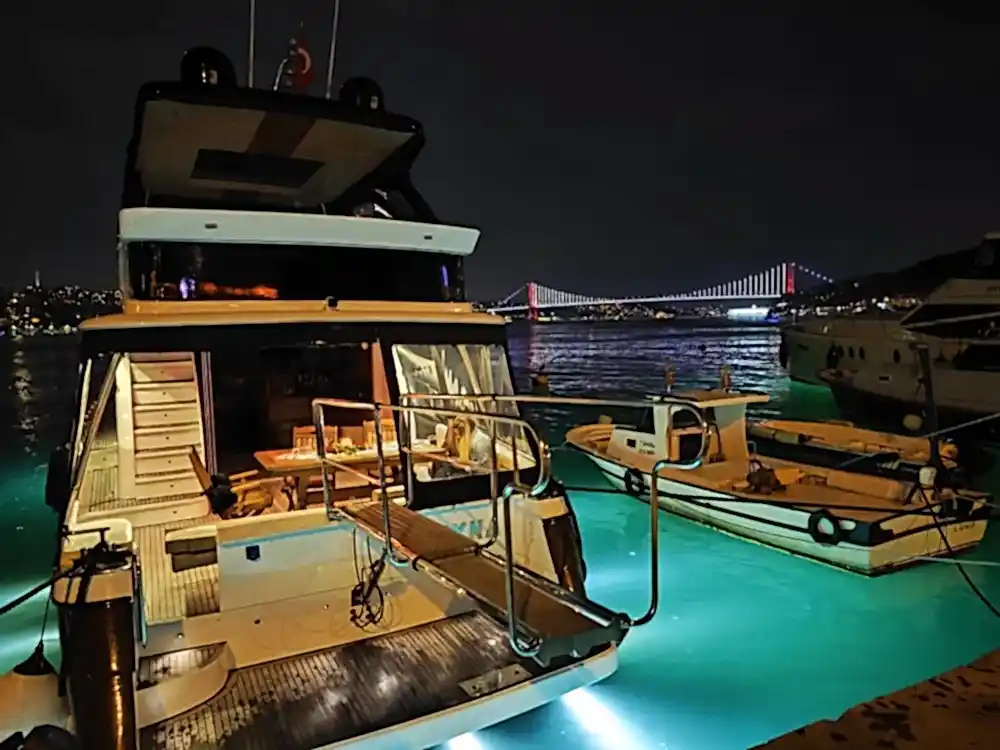 İstanbul’da Teknede Mezuniyet Balosu: Harika Bir Gece İçin Fikirler